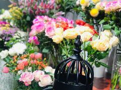 -何兮花店·气球派对鲜花店(马桥银春路万科城店)