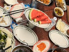 -四囍码头海鲜烧烤自助火锅(外滩南京东路悦荟广场店)