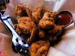 -BHC炸鸡(明洞总店)