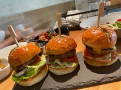 -三勾JJJ Burger&Coffee(梅溪湖店)
