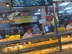 面包甜点陈列柜-鲍师傅糕点(江苏路店)