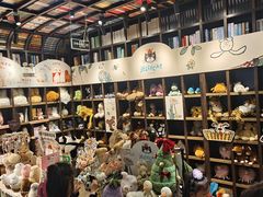 -钟书阁(松江泰晤士小镇店)