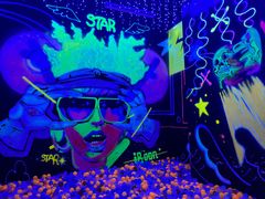 -爱蹦iBOON蹦床运动馆(江汉店)