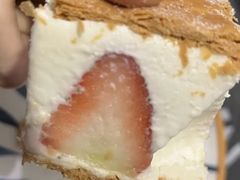 经典草莓拿破仑蛋糕-星巴克(温州瑞安吾悦广场店)