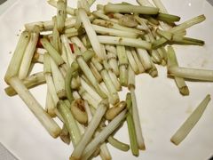 蒜蓉炒水芹-闻见中国海南菜(K11店)