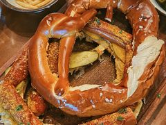 圣诞XXXL碱水面包香肠三明治-Brotzeit博璨德国啤酒餐厅(亮马桥官舍店)