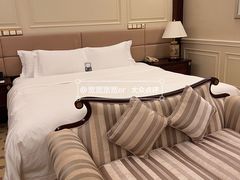 -深圳富苑皇冠假日套房酒店