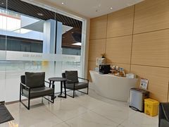 -瑞尔齿科(上海长风大悦城店)