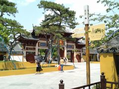 -龙华寺