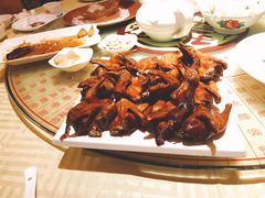 招牌烤乳鸽-石岐佬中山菜馆(张溪店)