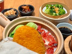 -煲仔皇腊味煲仔饭(经四万达店)