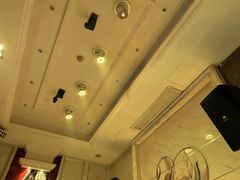 -皇马纯KTV·量贩·聚会(民治店)