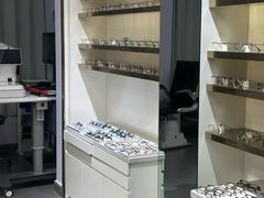 -视野联行眼镜•蔡司•依视路(温江店)
