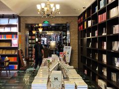 -钟书阁(松江泰晤士小镇店)