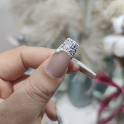-花岐款式专研健康美甲沙龙