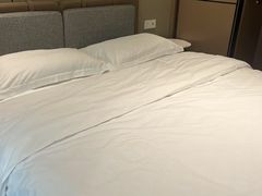 -格派影音酒店(岗厦地铁站店)