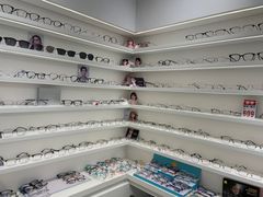 -美式眼镜·授权蔡司.依视路.尼康.豪雅.明月(南翔印象城店)