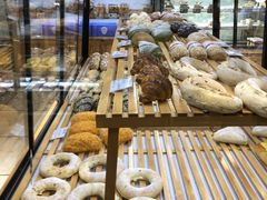 面包甜点陈列柜-BROAD面包路·欧式面包(龙湖时代C馆店)