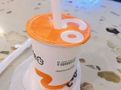 奶霜草莓果茶-CoCo都可(吾悦店)