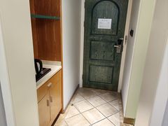 -泸州泸舍酒店(江阳区水井沟步行街店)