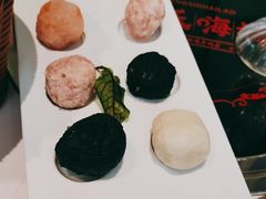 -洪氏嗨捞·广东猪肚鸡·椰子鸡火锅(西咸万象城店)