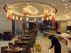 -元一希尔顿酒店·鲜切牛肉火锅禅自助餐厅