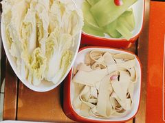 -洪氏嗨捞·广东猪肚鸡·椰子鸡火锅(西咸万象城店)