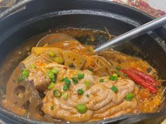 -何妹湿辣牛肉·粤式烧烤砂煲(桂雅路店)