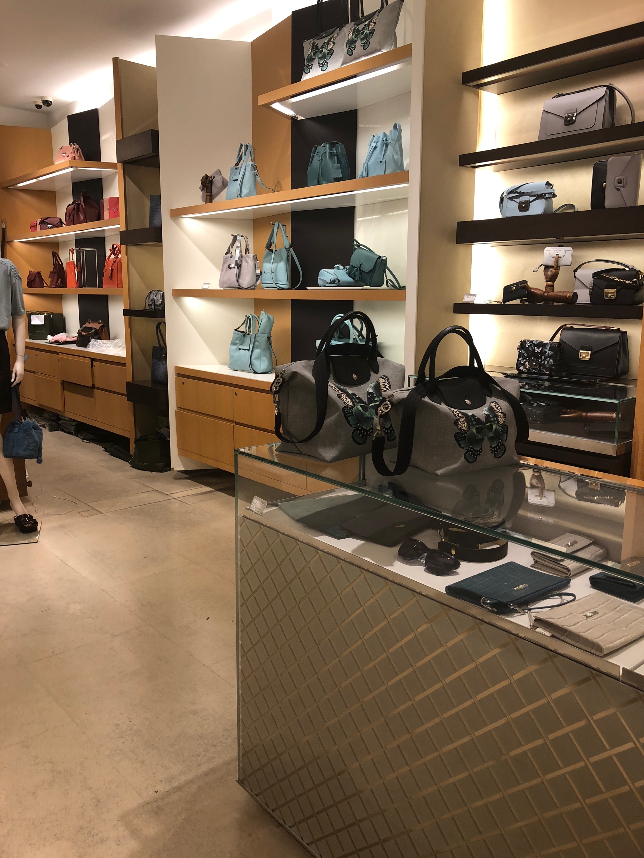 这家longchamp在德基广场二期的负