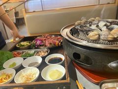 -围炉肉舍•炭烤活鳗•丹东海鲜烤肉(步行街店)