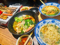 -万记麻辣烫国展总店