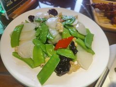 -东口码头·烧鸽子·鱼头泡饼·地方菜(金鹰悦城店)