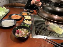 -肉甲韩国木炭烤肉(新壹街1店)