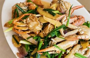 Scallion and Garlic Stir-fried Crab