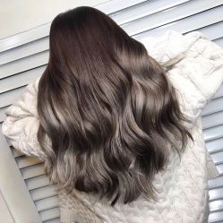 -变画·发型STUDIO