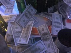 -欧米亚派对酒吧(绵阳店)