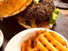 -HIGH FIVE哈福手工汉堡(桂林路店)