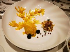 鱼跃在花涧-食廬NOBLE(港汇店)