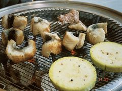 -围炉肉舍•炭烤活鳗•丹东海鲜烤肉(步行街店)