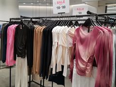 -URBAN REVIVO(上海中庚漫游城店)