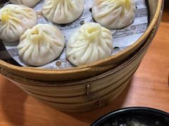 -莱莱小笼·乔艾