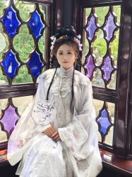 -一揽芳华汉服旗袍体验馆(拙政园店)