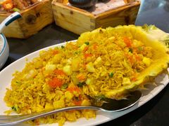 菠萝海鲜炒饭-龙凤点心饼家·39年老字号(松岗店)