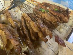 -老街烧烤大排档·地道湖北菜·龙虾馆(汉口火车站店)