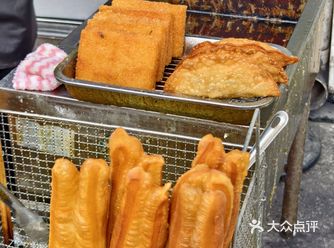 【早起逛巷子】油条菜饺胡辣汤三件套