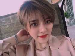 -AKOZO Beauty Salon
