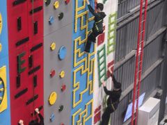 -极限PLAY运动娱乐新世界·团建派对表演休闲馆·室内高空游乐园
