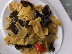-天天向上素食餐厅(五台山店)