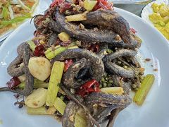 -丹水桥地锅鱼·翘嘴鲌·地方特色全鱼宴(丹江口大坝店)
