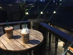 露天位-星巴克臻选(成都宽窄巷子店)